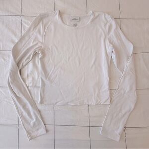 Aritzia Babaton Contour Crew Longsleeve in White Size S